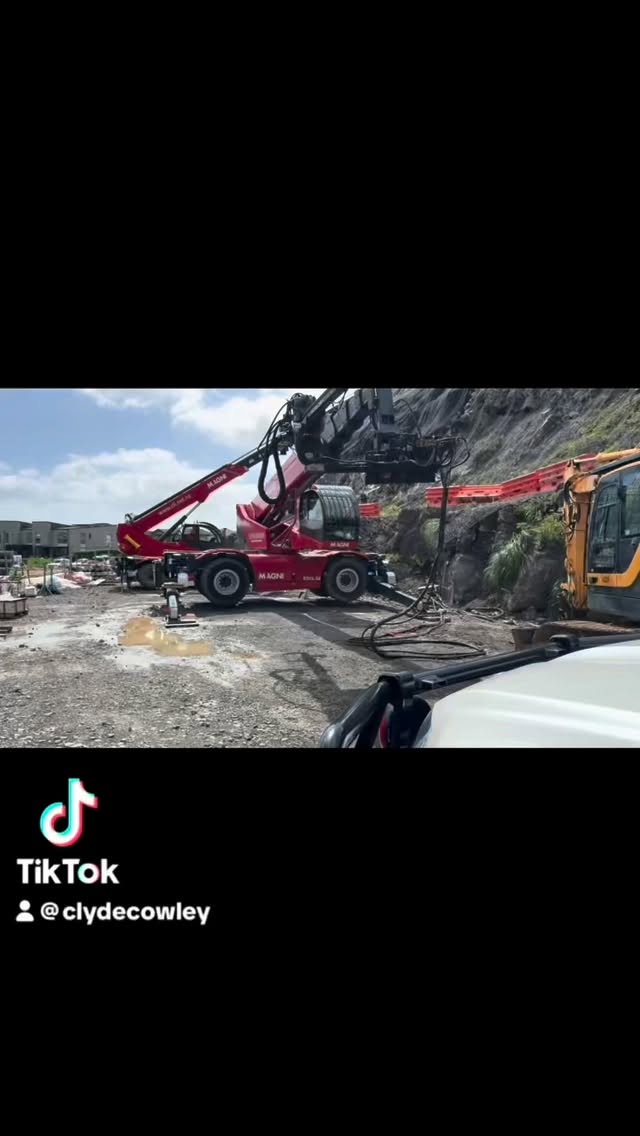 Geotechnical slope stabilisation with crane support