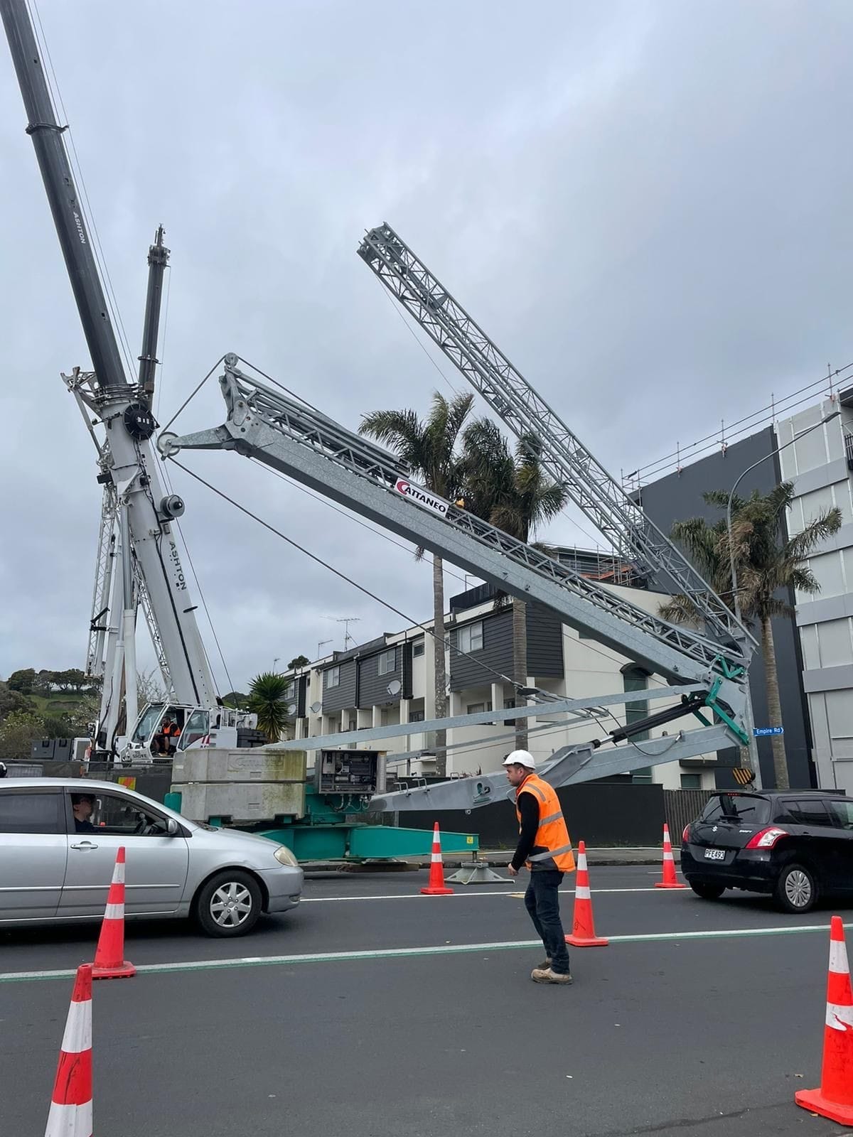 Clyde Services mobile crane set up in urban Auckland for a city lift